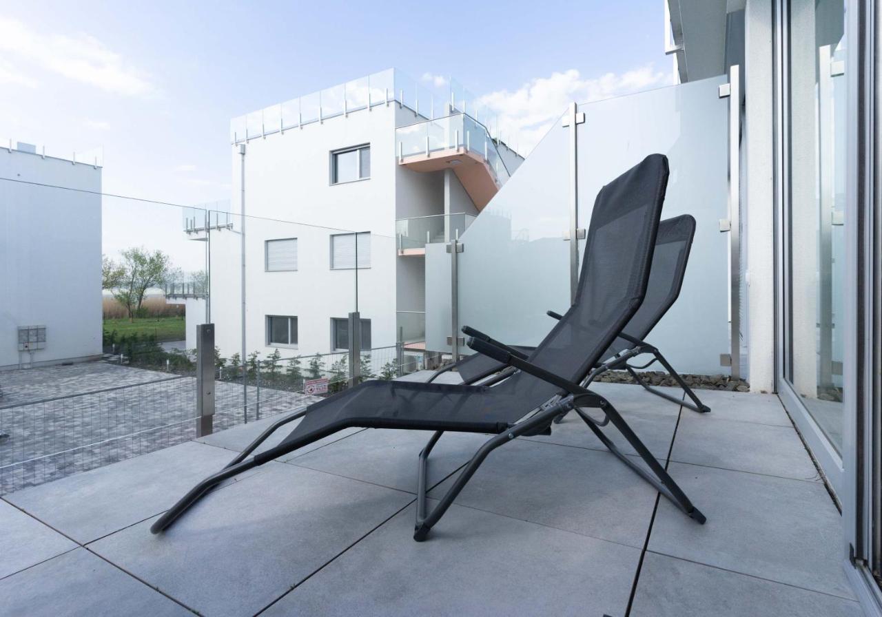 Relax Beach Apartman Фоньод Экстерьер фото